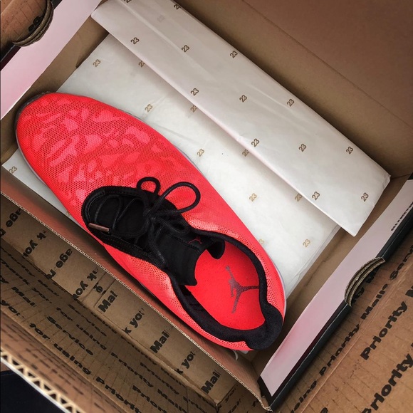 jordan future low pink camo